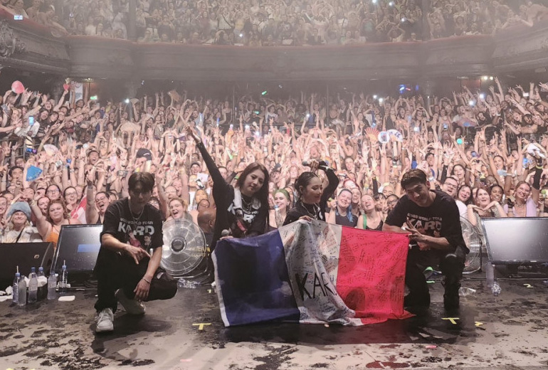 Gahumi Case-Playground Concert Merchandise-01.jpg